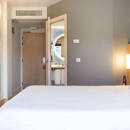 Ibis Madrid Alcobendas Eksteriør bilde